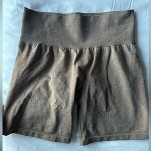 Nvgtn contour seamless shorts in mocha